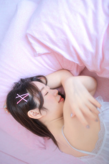 《年轻女教师》免费观看